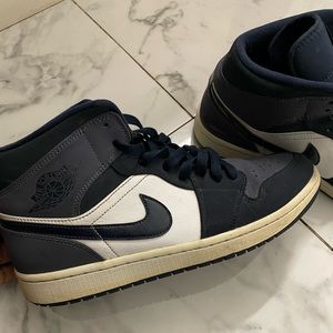 Retro Jordan 1s “Obsidians”